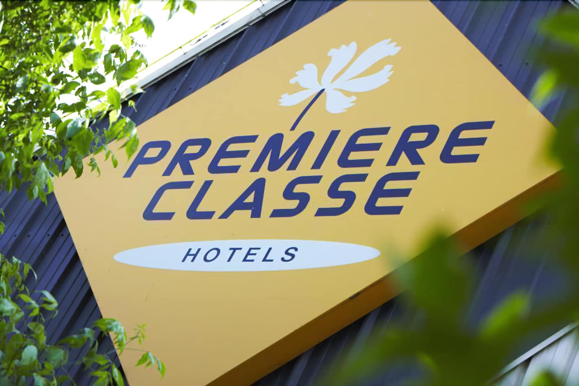 Classic Hotel - Fontenay-Tresigny Fontenay-Trésigny Exterior foto